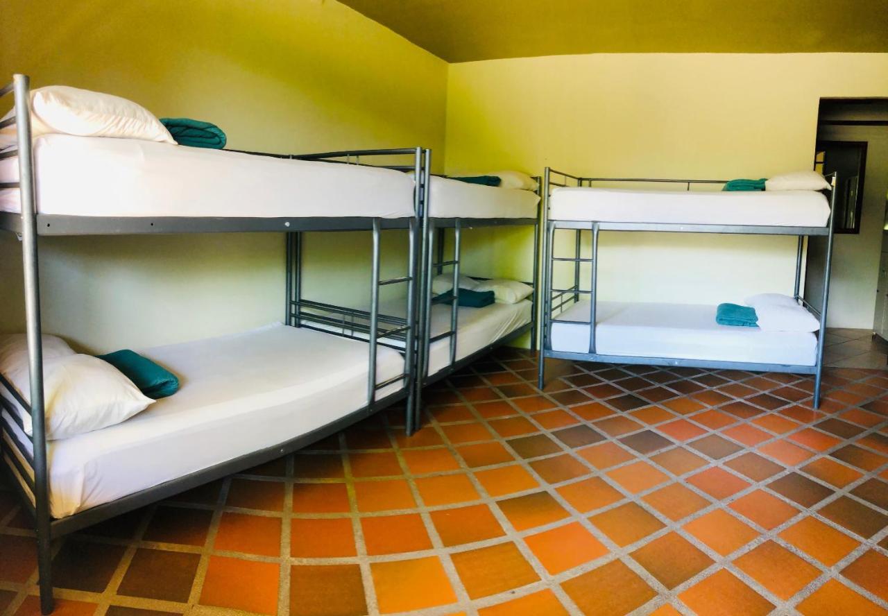 Arenal Backpackers Resort La Fortuna Esterno foto A typical hostel room