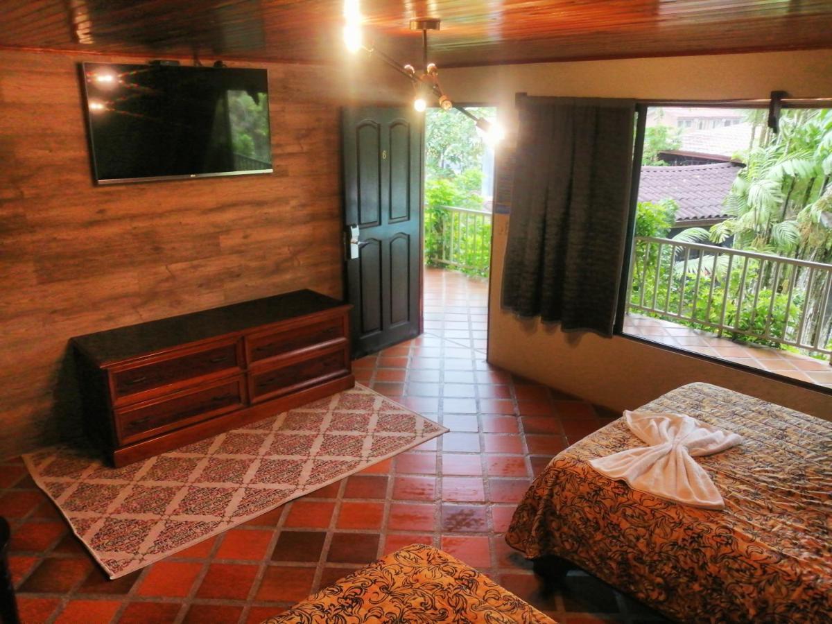 Arenal Backpackers Resort La Fortuna Esterno foto