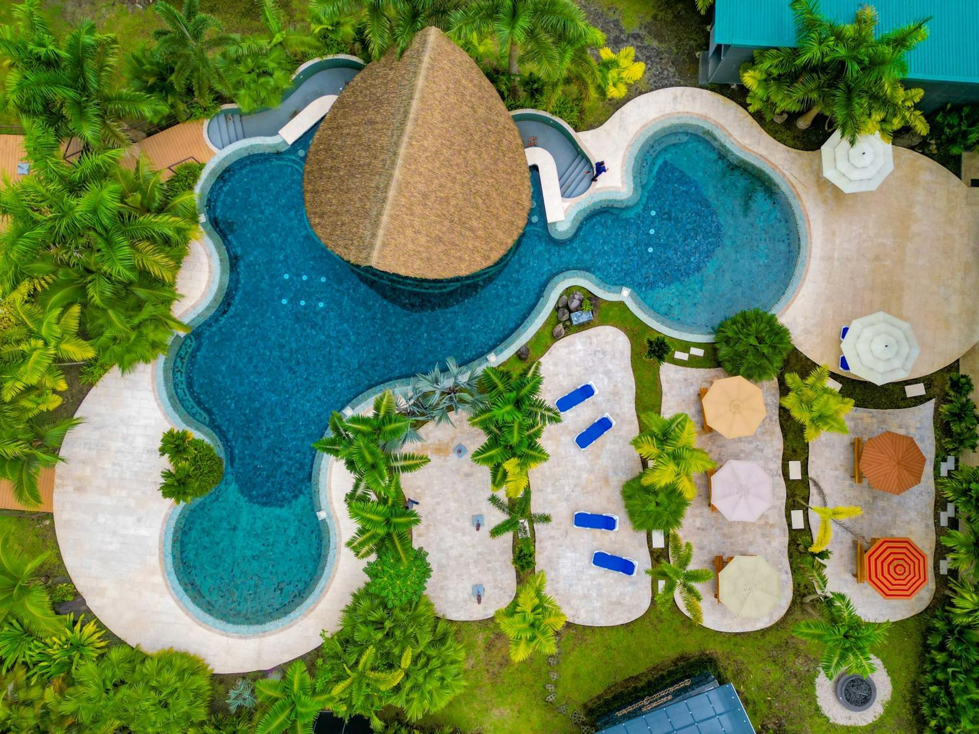 Arenal Backpackers Resort La Fortuna Esterno foto Aerial view of the resort