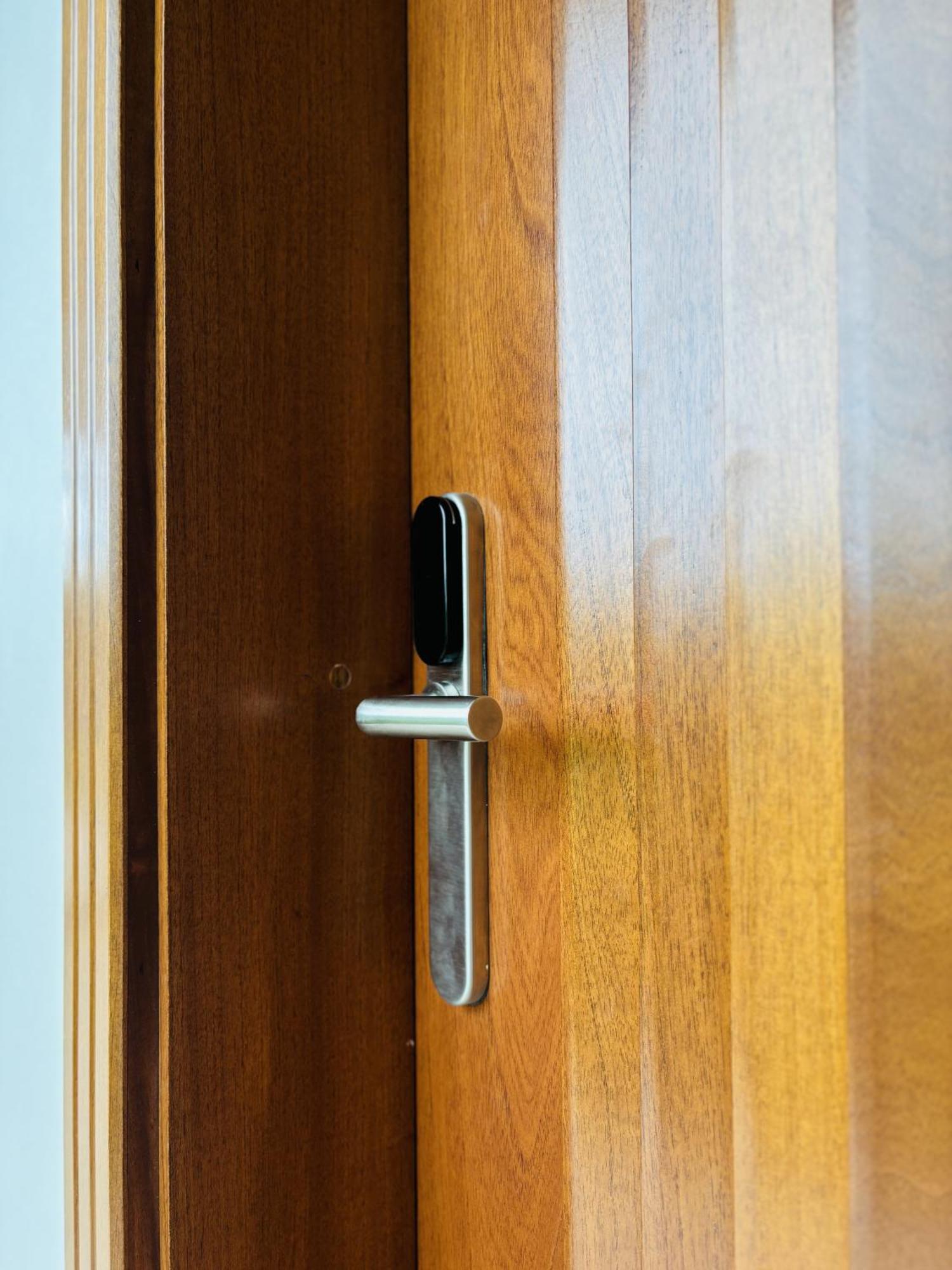 Arenal Backpackers Resort La Fortuna Esterno foto A door handle